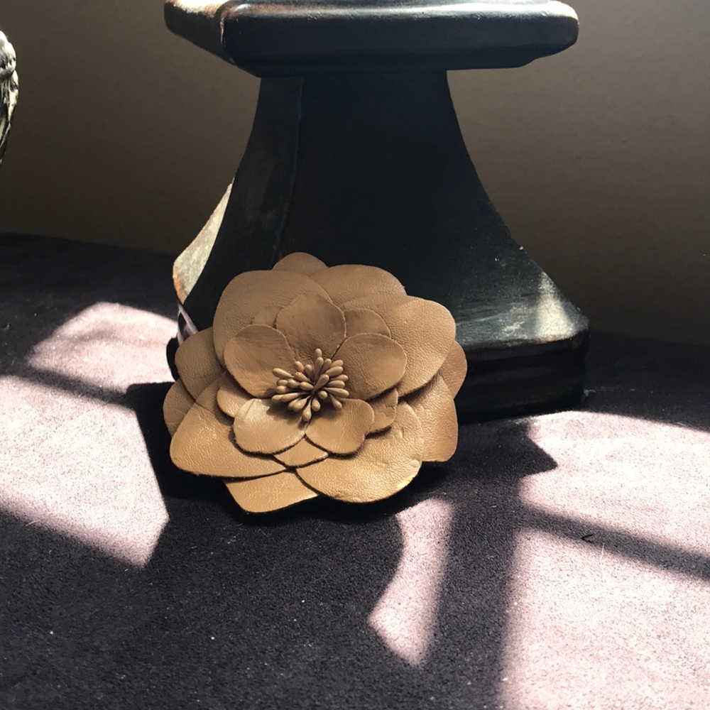 Adorable hair clip flower! - Free with purchase!